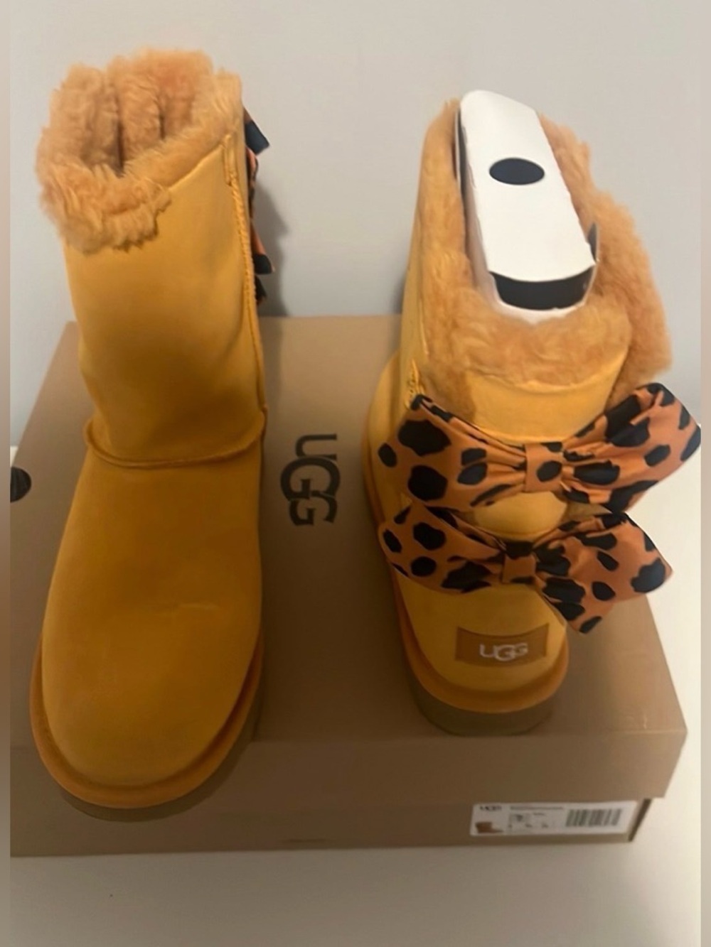 UGG Bailey Bow Retro Spots Boots Sweet Potato Leopard Bow Shearling Sz 7 NIB